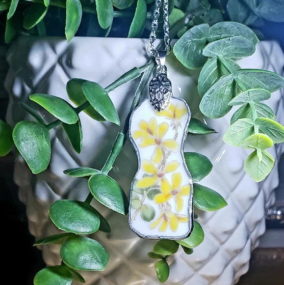 3 Necklaces - Picture 3 of 8